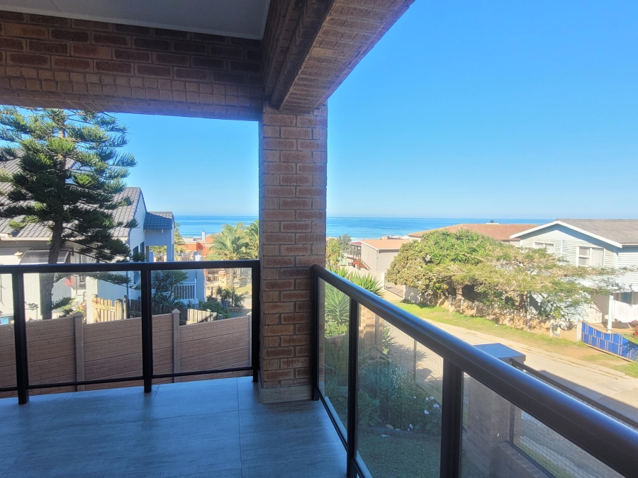 4 Bedroom Property for Sale in Wavecrest Eastern Cape
